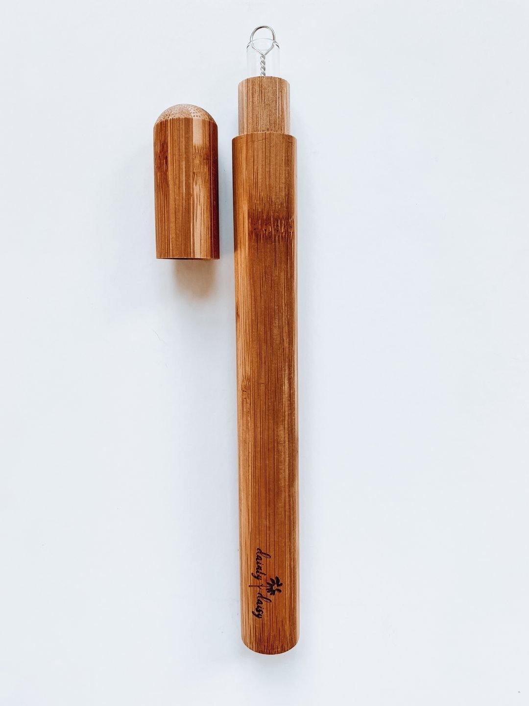 Dainty Daisy Glass Straw in Bamboo Case - Little Eli